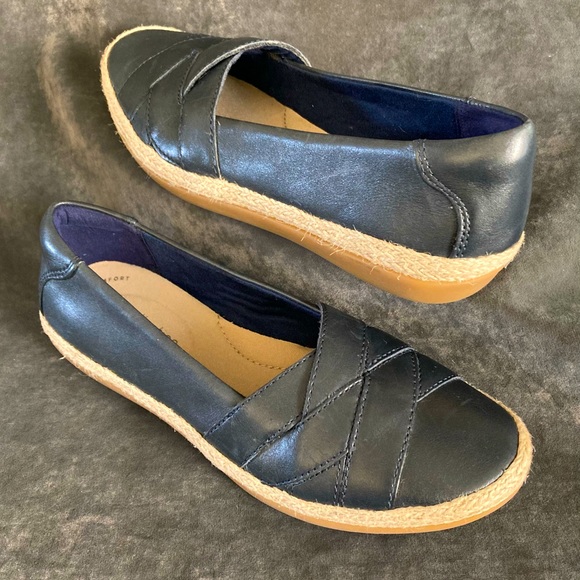 Clarks Shoes - NWT Clarks NAVY Leather Slip-ons SIZE 6 M